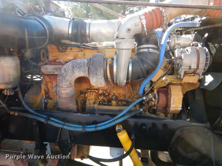 image for item HI9018 1989 Peterbilt 379  semi truck