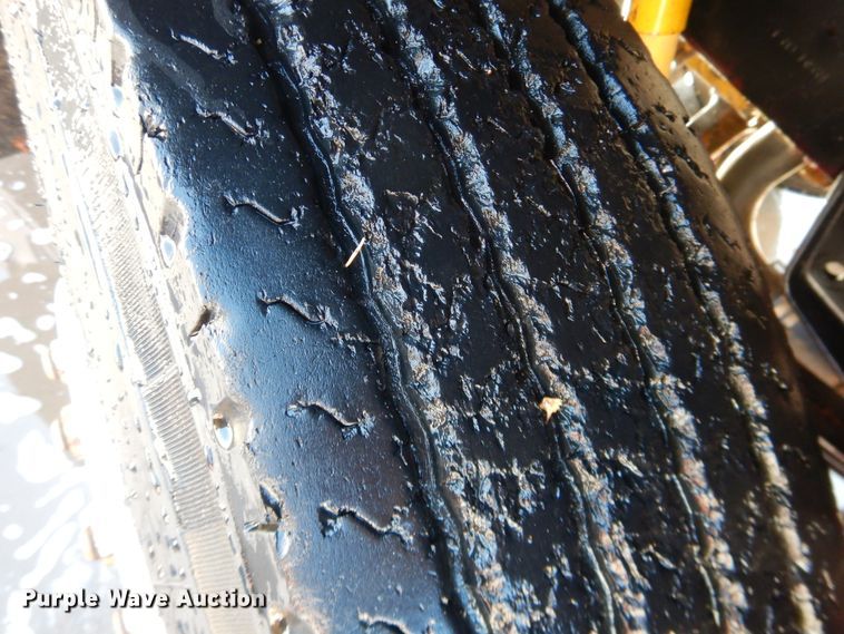 image for item HI9018 1989 Peterbilt 379  semi truck