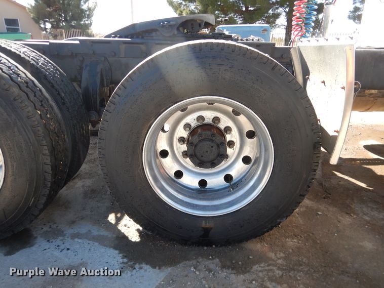 image for item HI9018 1989 Peterbilt 379  semi truck