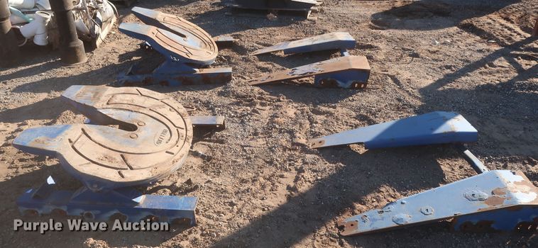 image for item HK9665 (2) Holland fifth wheel plate assemblies