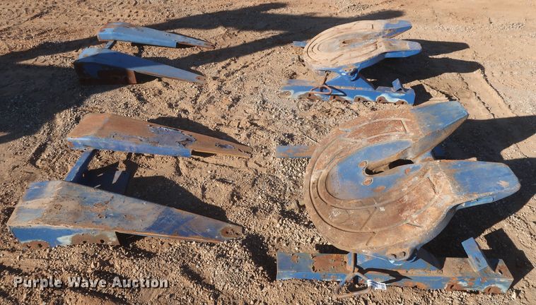 image for item HK9665 (2) Holland fifth wheel plate assemblies