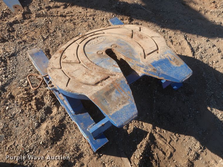 image for item HK9665 (2) Holland fifth wheel plate assemblies