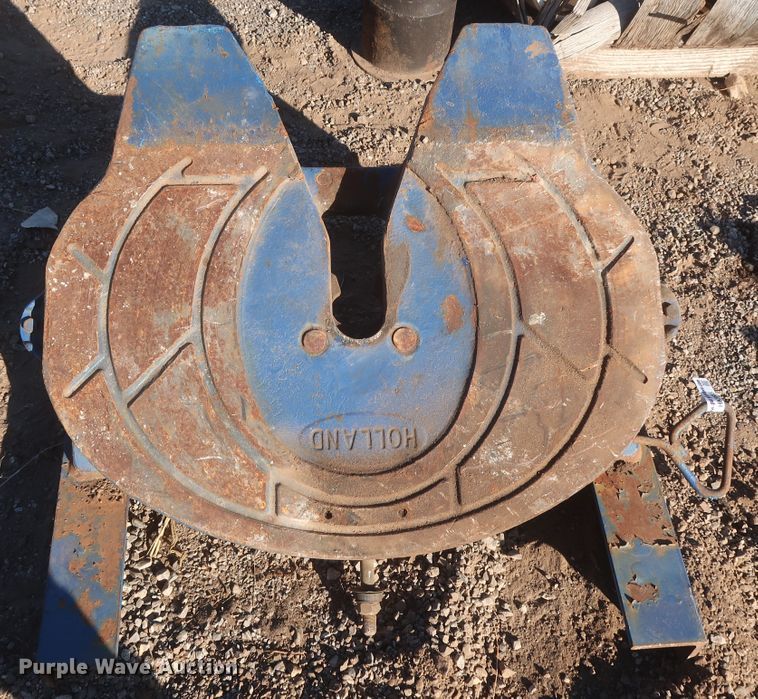 image for item HK9665 (2) Holland fifth wheel plate assemblies