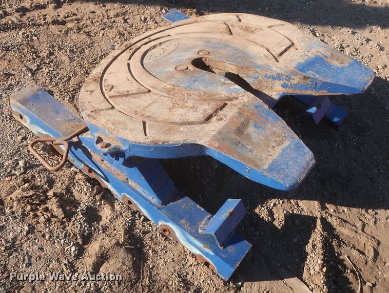 image for item HK9665 (2) Holland fifth wheel plate assemblies