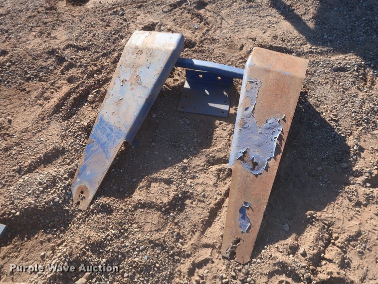 image for item HK9665 (2) Holland fifth wheel plate assemblies