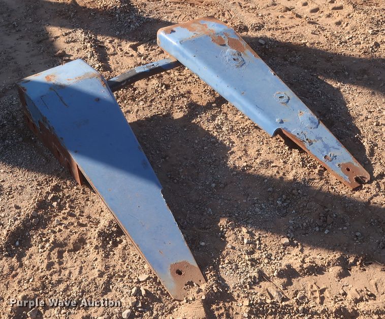 image for item HK9665 (2) Holland fifth wheel plate assemblies