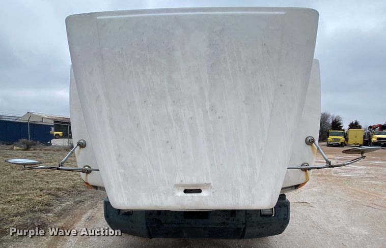 image for item HR9439 1999 Freightliner  semi truck