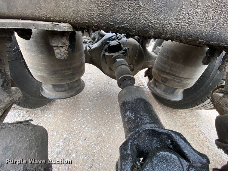 image for item HR9439 1999 Freightliner  semi truck