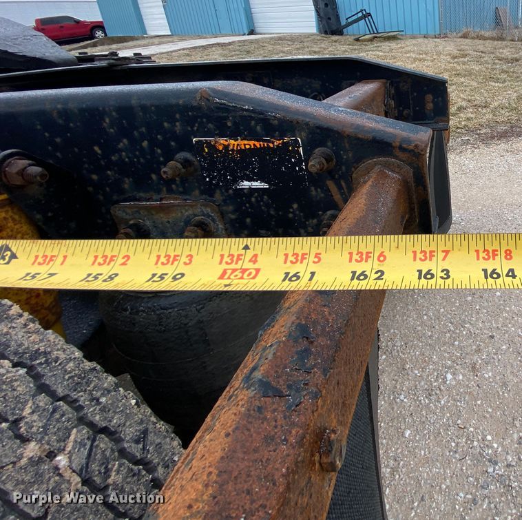 image for item HR9439 1999 Freightliner  semi truck