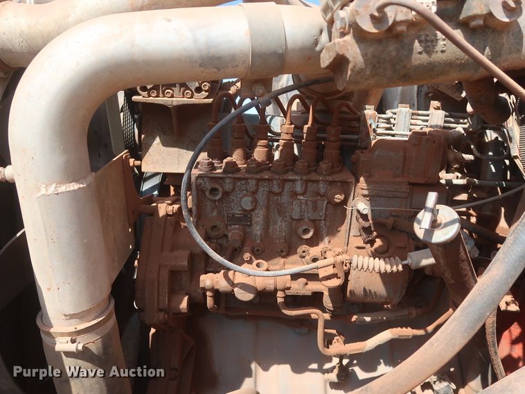 image for item HT9702 1995 International 4700  truck cab and chassis