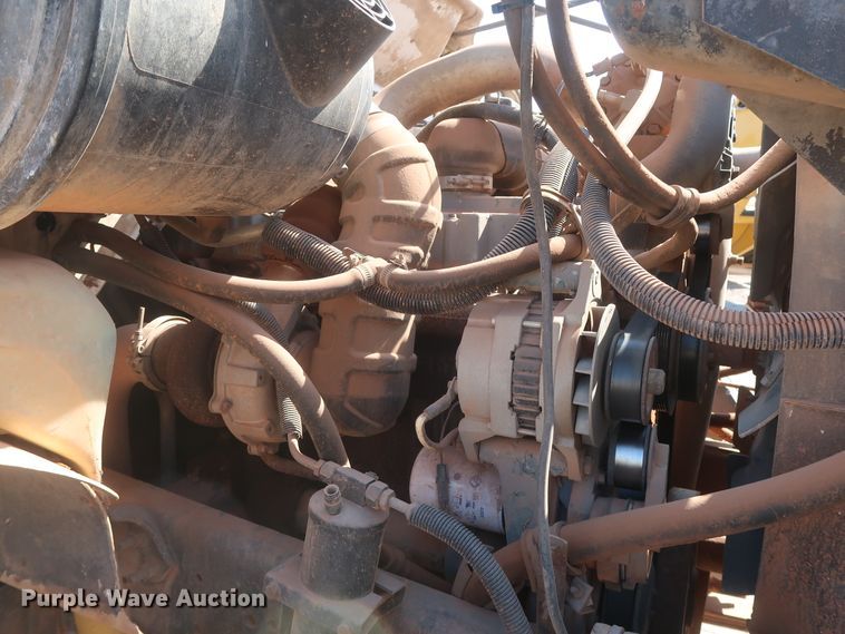 image for item HT9702 1995 International 4700  truck cab and chassis