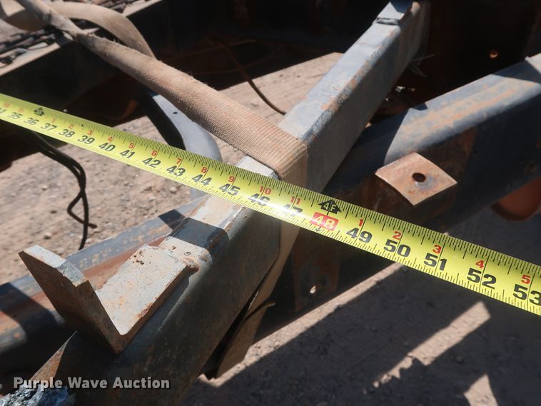 image for item HT9702 1995 International 4700  truck cab and chassis