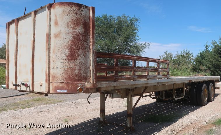 image for item HT9727 1956 Fruehauf flatbed trailer