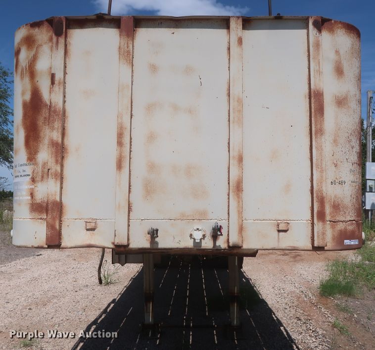 image for item HT9727 1956 Fruehauf flatbed trailer