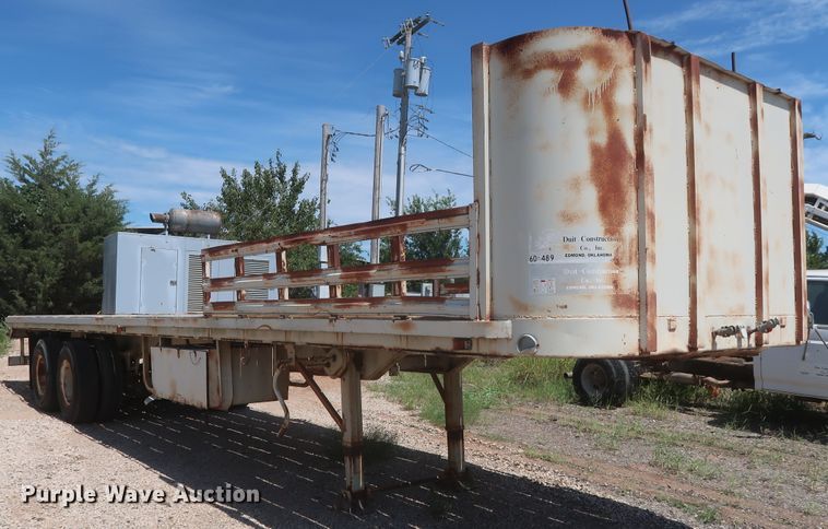 image for item HT9727 1956 Fruehauf flatbed trailer