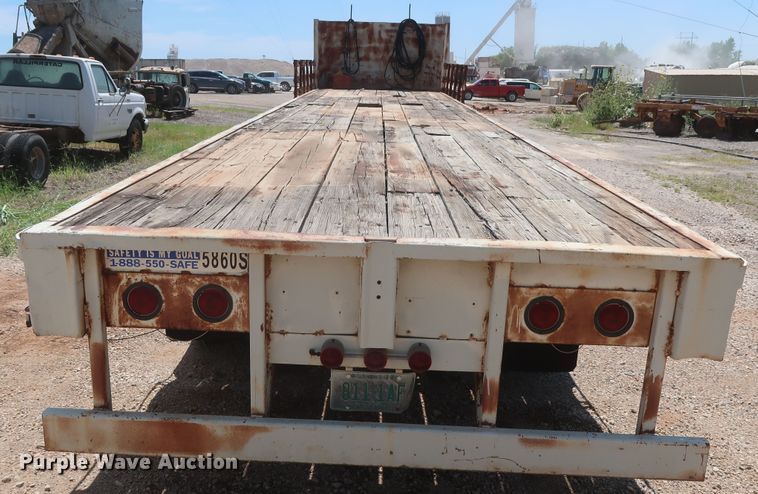 image for item HT9727 1956 Fruehauf flatbed trailer