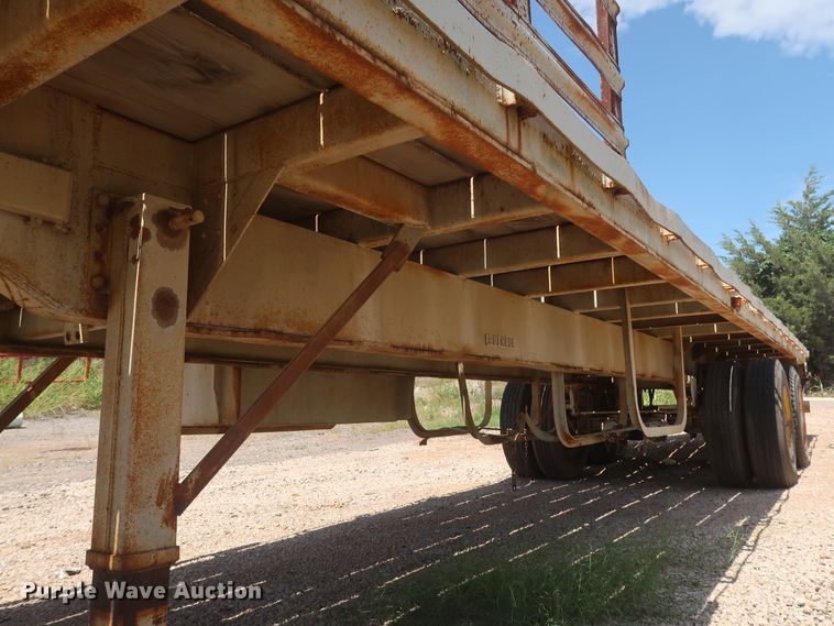 image for item HT9727 1956 Fruehauf flatbed trailer