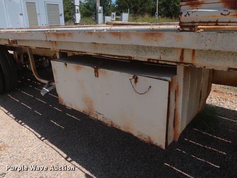 image for item HT9727 1956 Fruehauf flatbed trailer