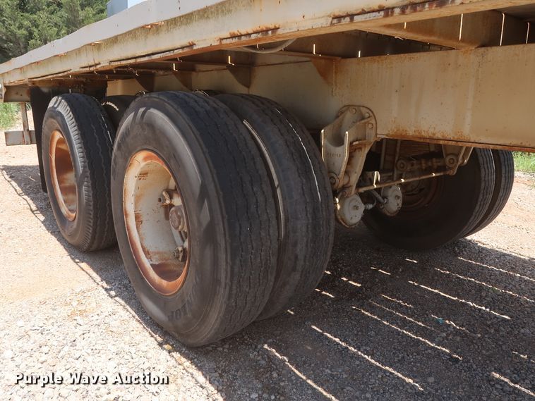 image for item HT9727 1956 Fruehauf flatbed trailer