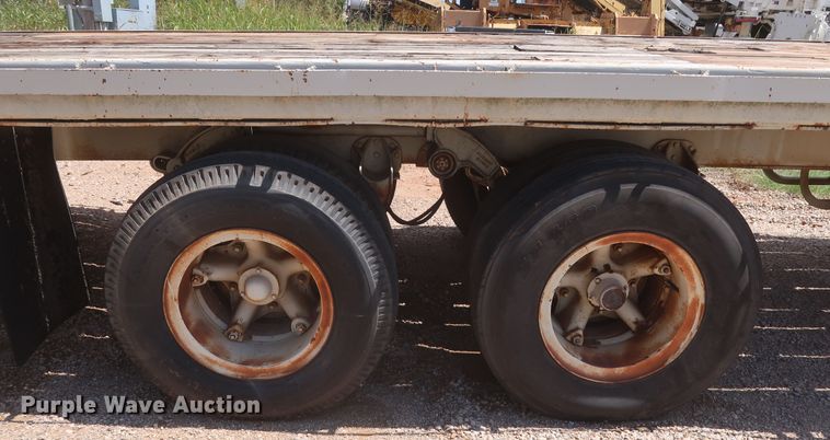 image for item HT9727 1956 Fruehauf flatbed trailer