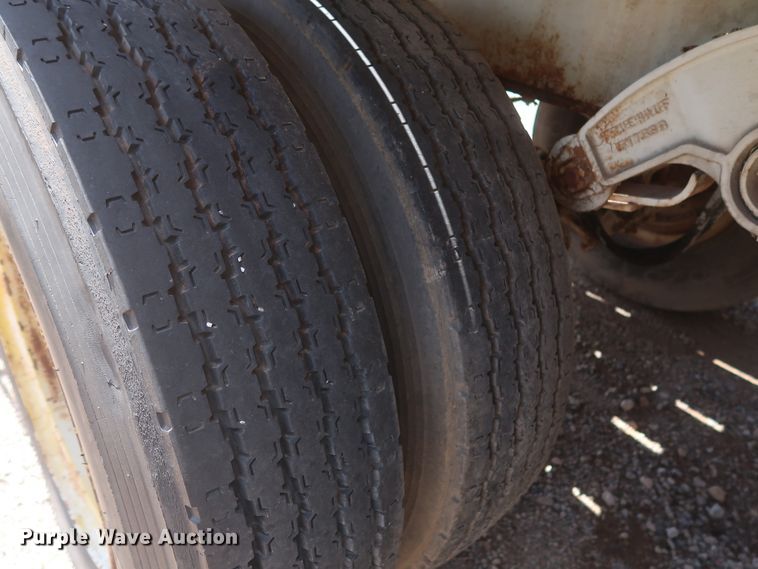 image for item HT9727 1956 Fruehauf flatbed trailer