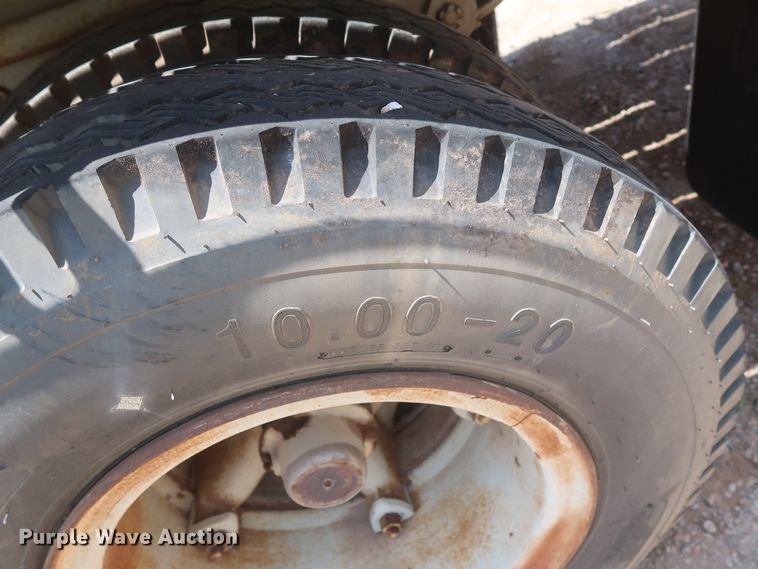 image for item HT9727 1956 Fruehauf flatbed trailer