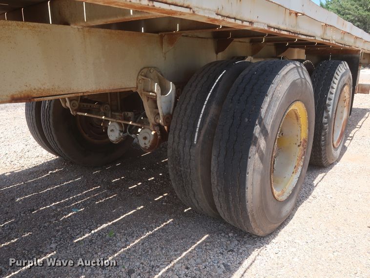 image for item HT9727 1956 Fruehauf flatbed trailer