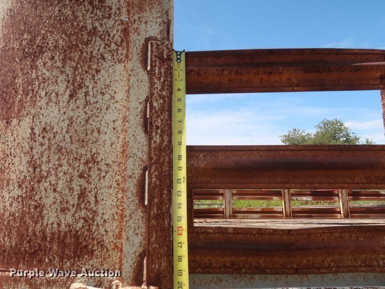 image for item HT9727 1956 Fruehauf flatbed trailer