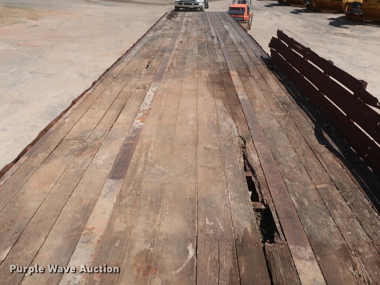 image for item HT9728 1980 Dorsey flatbed trailer