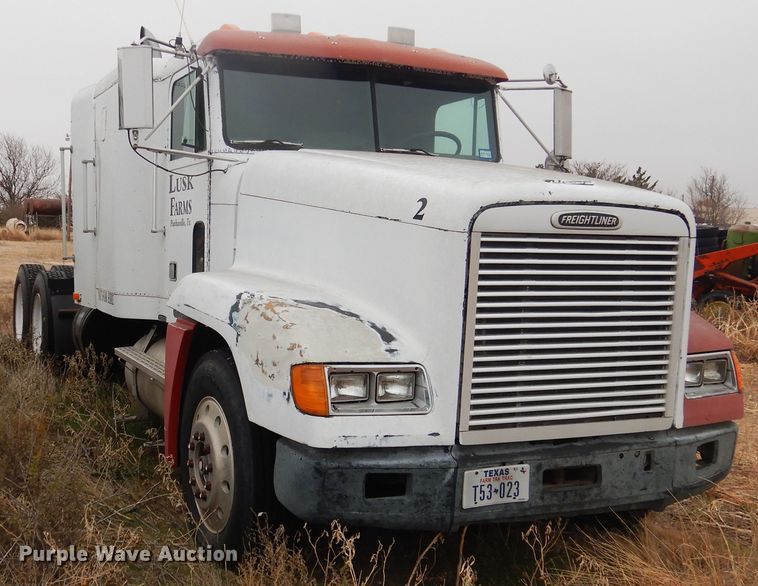 image for item HU9711 1995 Freightliner FLD  semi truck