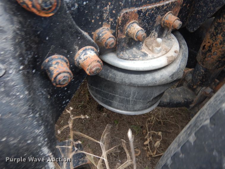 image for item HU9711 1995 Freightliner FLD  semi truck