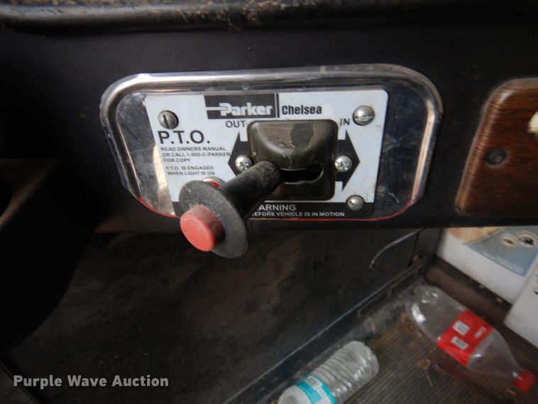 image for item HU9711 1995 Freightliner FLD  semi truck