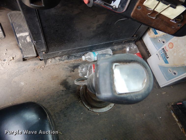 image for item HU9711 1995 Freightliner FLD  semi truck