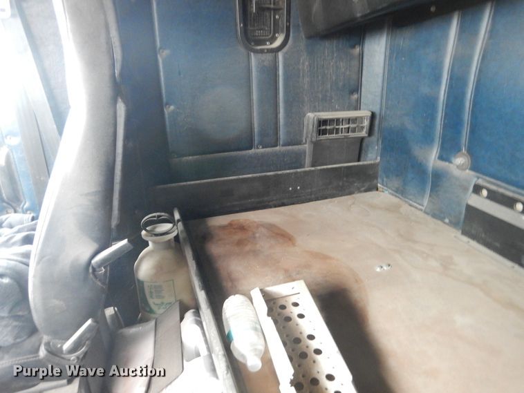 image for item HU9711 1995 Freightliner FLD  semi truck