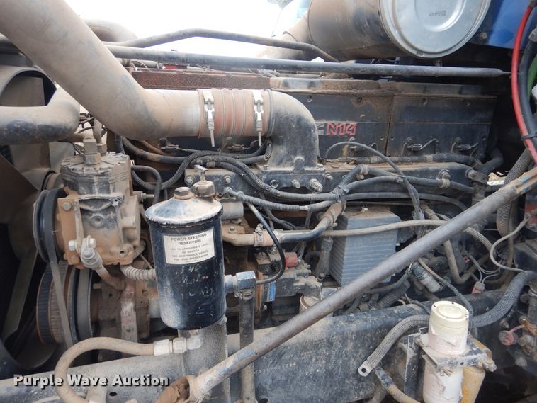 image for item HU9711 1995 Freightliner FLD  semi truck