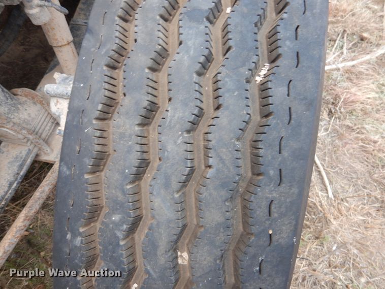 image for item HU9711 1995 Freightliner FLD  semi truck