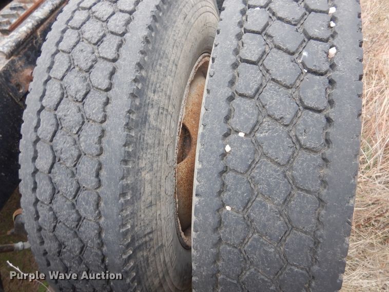 image for item HU9711 1995 Freightliner FLD  semi truck