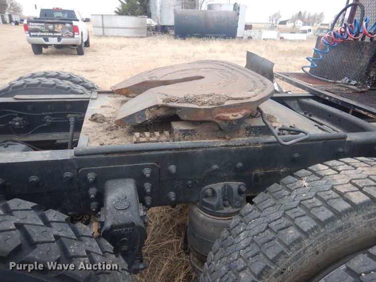 image for item HU9715 1990 Mack CHU613  semi truck