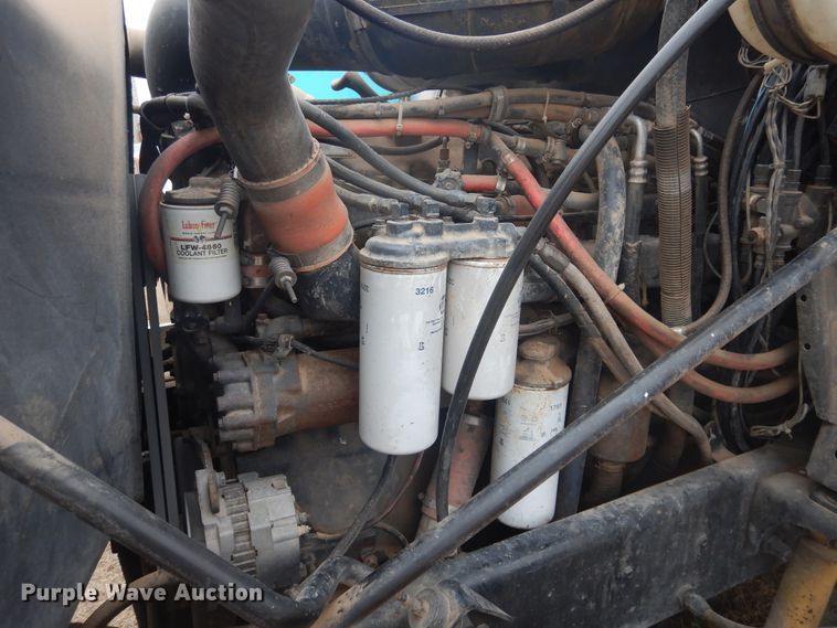 image for item HU9715 1990 Mack CHU613  semi truck