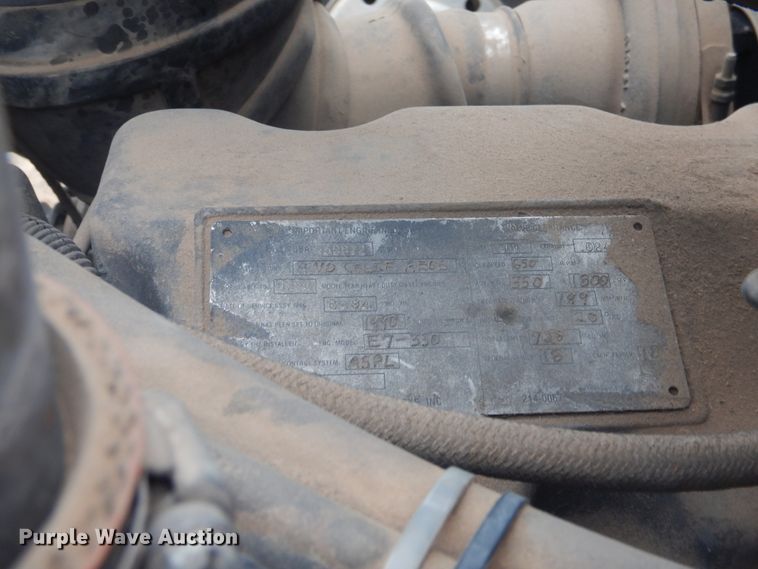 image for item HU9715 1990 Mack CHU613  semi truck