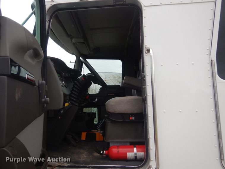 image for item HV9551 2012 Kenworth T370  flatbed truck