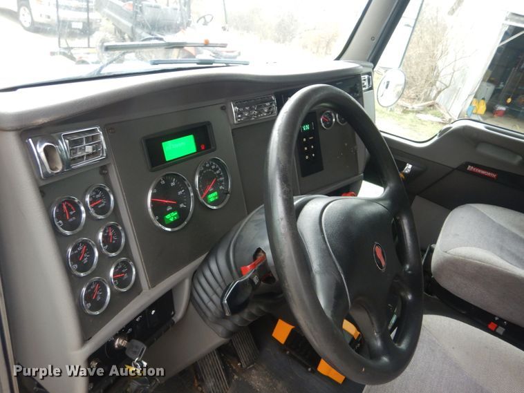 image for item HV9551 2012 Kenworth T370  flatbed truck