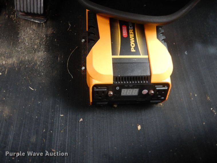 image for item HV9551 2012 Kenworth T370  flatbed truck