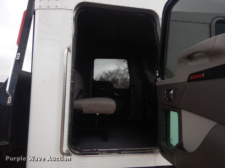 image for item HV9551 2012 Kenworth T370  flatbed truck