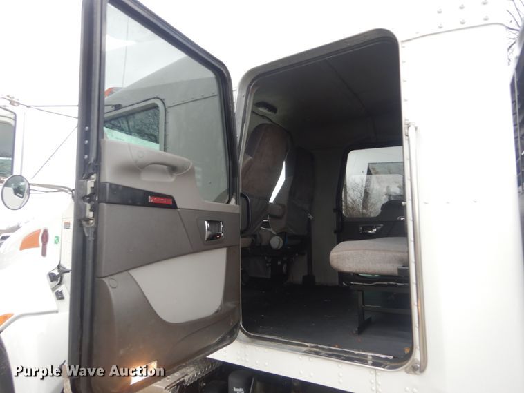 image for item HV9551 2012 Kenworth T370  flatbed truck