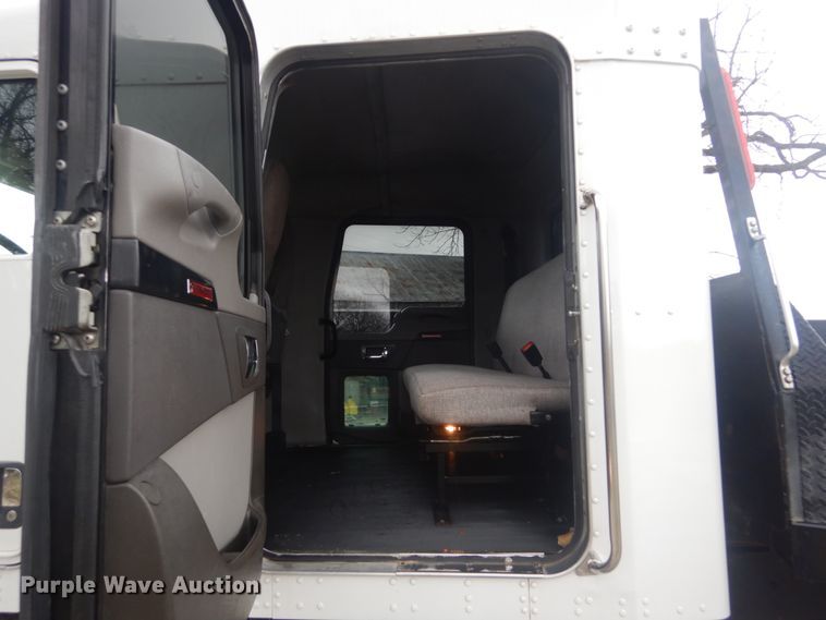 image for item HV9551 2012 Kenworth T370  flatbed truck