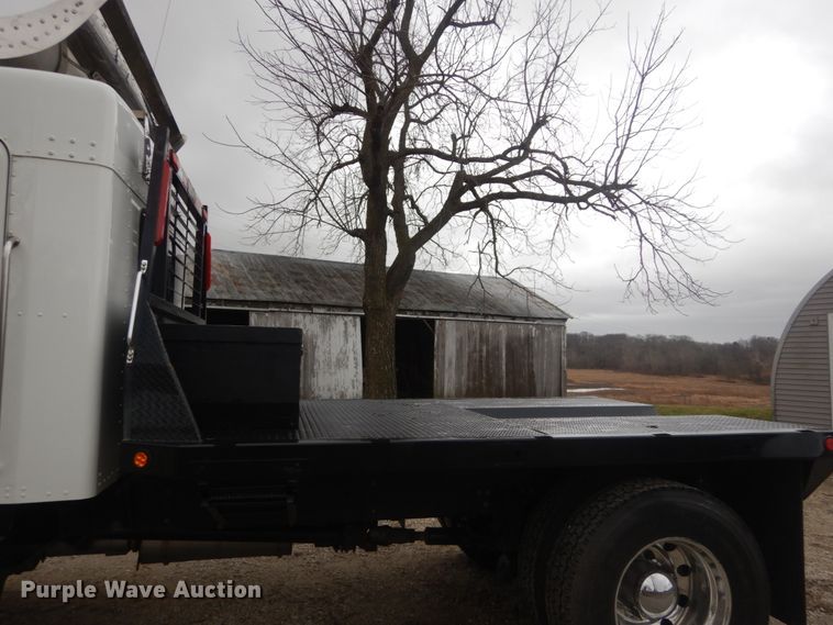 image for item HV9551 2012 Kenworth T370  flatbed truck