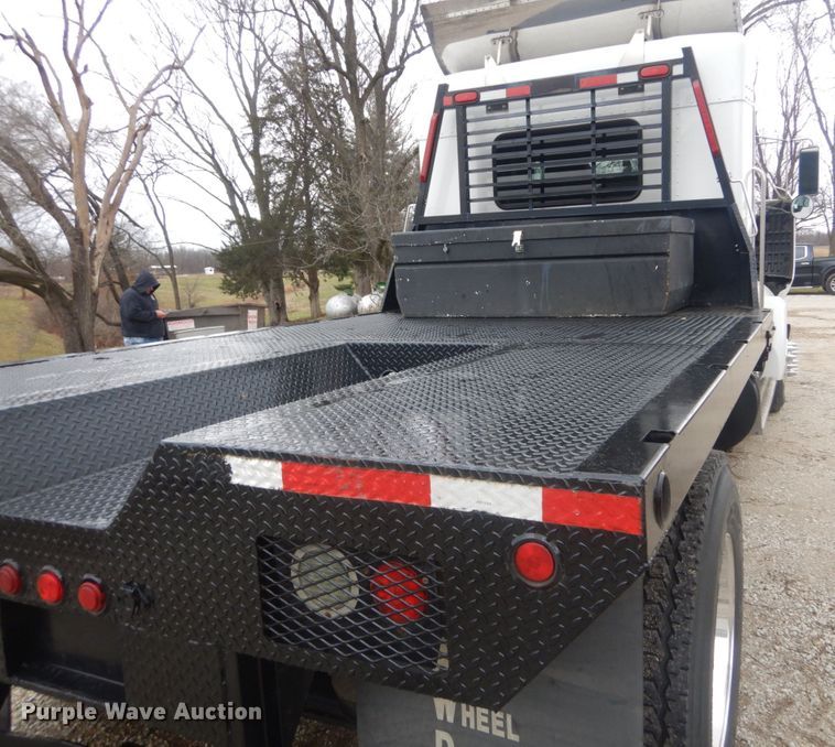 image for item HV9551 2012 Kenworth T370  flatbed truck