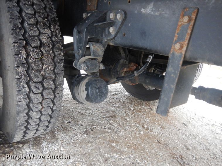 image for item HV9551 2012 Kenworth T370  flatbed truck