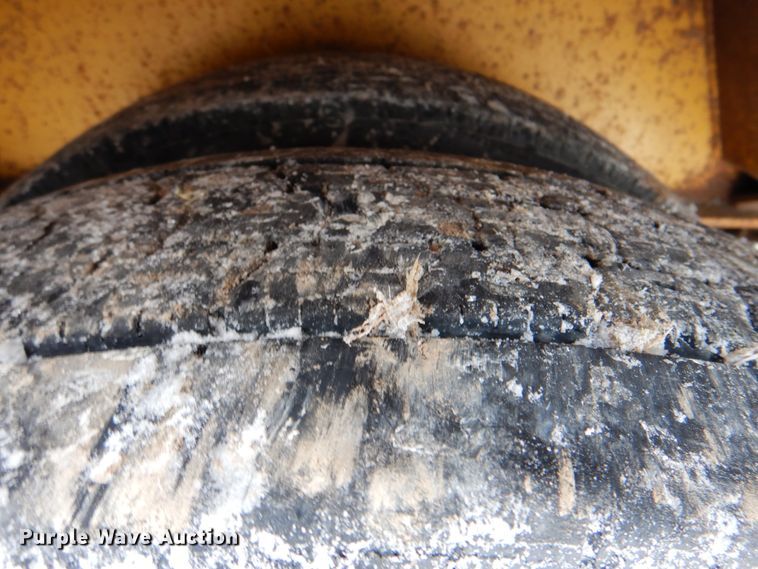 image for item HX9148 1999 Load King 353 LFM  equipment trailer